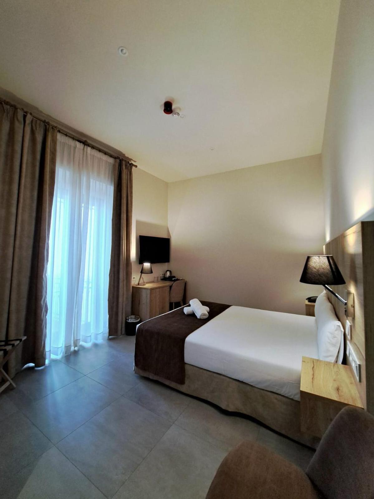 Hotel Av La Florida 塞维利亚 外观 照片